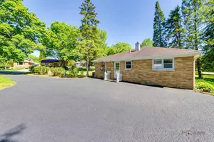 217 Dalton Ave, Mundelein, IL 60060 - Photo 5