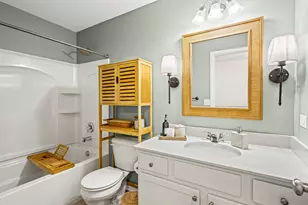 2546 Huntleigh Ln, Woodridge, IL 60517 - Photo 15