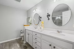 2546 Huntleigh Ln, Woodridge, IL 60517 - Photo 13