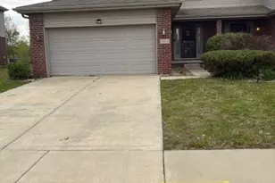 20878 Barker St, Lynwood, IL 60411 - Photo 1