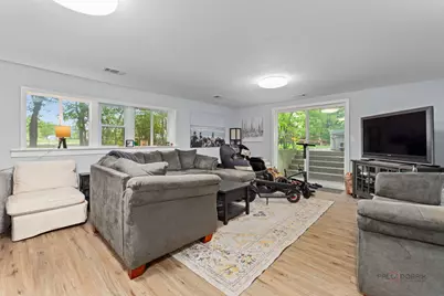 8800 Kostner Terrace, Skokie, IL 60076 - Photo 19