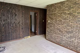 1332 Chartres St, Lasalle, IL 61301 - Photo 5