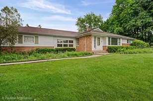 593 Cumnock Rd, Inverness, IL 60067 - Photo 1