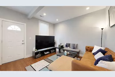 1305 W Barry Avenue #2R, Chicago, IL 60657 - Photo 3