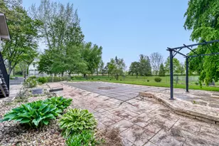 39W526 Lori Ln, Elgin, IL 60124 - Photo 41