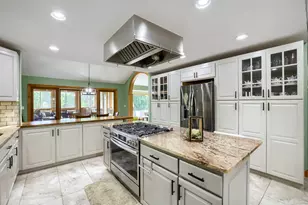 39W526 Lori Ln, Elgin, IL 60124 - Photo 15