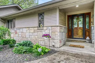 39W526 Lori Ln, Elgin, IL 60124 - Photo 5