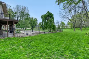 39W526 Lori Ln, Elgin, IL 60124 - Photo 37