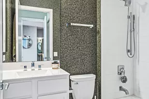 560 W Fulton St, Chicago, IL 60661 - Photo 23