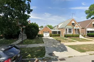 10210 S Rhodes Ave, Chicago, IL 60628 - Photo 1