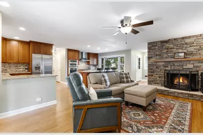 415 Maplewood Drive, Sycamore, IL 60178 - Photo 17