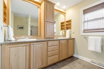 415 Maplewood Drive, Sycamore, IL 60178 - Photo 23