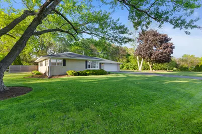 415 Maplewood Drive, Sycamore, IL 60178 - Photo 3
