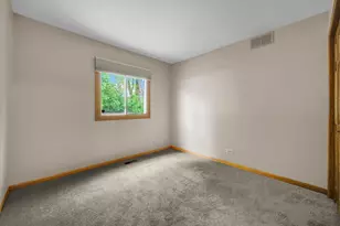 S075 Pleasant Hill Rd, Wheaton, IL 60187 - Photo 15