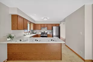 S075 Pleasant Hill Rd, Wheaton, IL 60187 - Photo 9