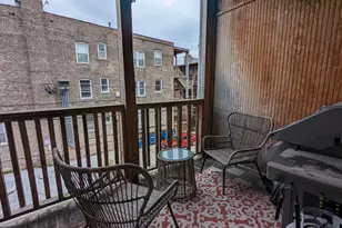 864 W Newport Ave, Chicago, IL 60657 - Photo 15
