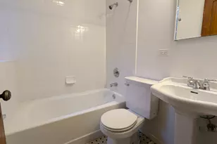 864 W Newport Ave, Chicago, IL 60657 - Photo 11