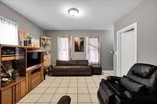 817 Front St, Aurora, IL 60505 - Photo 13