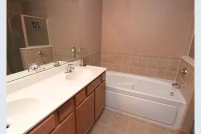 206 W Park Avenue #D, Sugar Grove, IL 60554 - Photo 9
