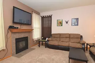 206 W Park Ave, Sugar Grove, IL 60554 - Photo 5