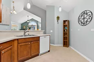 638 Handel Ln, Woodstock, IL 60098 - Photo 13