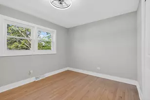 5733 W 83rd Pl, Burbank, IL 60459 - Photo 19