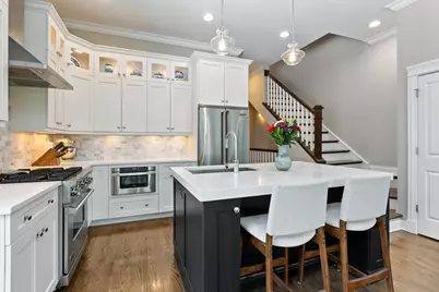3252 N Seminary Avenue #3, Chicago, IL 60657 - Photo 5