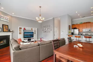 1933 W Irving Park Rd, Chicago, IL 60613 - Photo 5