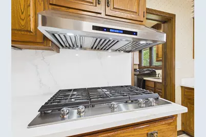 6723 Kingswood Road, Willowbrook, IL 60527 - Photo 13