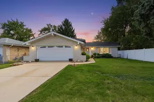 5815 W 87th Pl, Oak Lawn, IL 60453 - Photo 1
