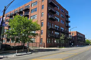 2323 W Pershing Rd, Chicago, IL 60609 - Photo 1