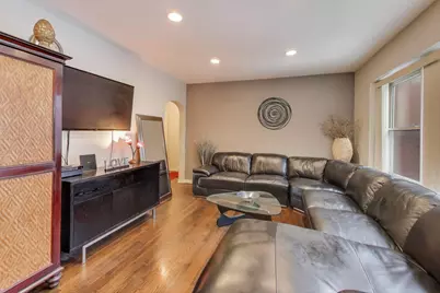 2641 W Fitch Avenue #2, Chicago, IL 60645 - Photo 5