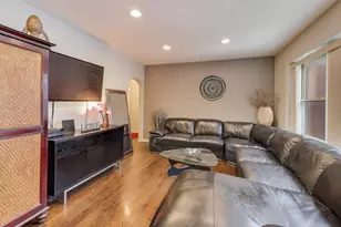 2641 W Fitch Ave, Chicago, IL 60645 - Photo 5