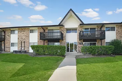 3A Kingery Quarter #103, Willowbrook, IL 60527 - Photo 1