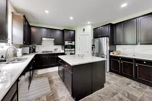 3091 Longcommon Pkwy, Elgin, IL 60124 - Photo 9