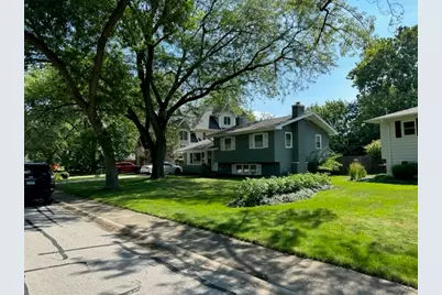 916 Lilac Lane, Naperville, IL 60540 - Photo 1