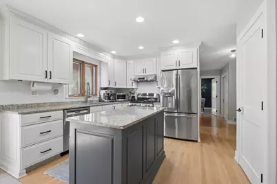 6729 W Ardmore Avenue, Chicago, IL 60631 - Photo 3