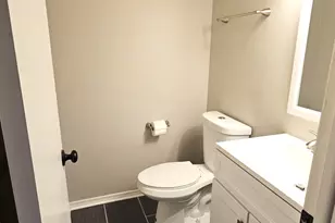 10910 S Kilpatrick Ave, Oak Lawn, IL 60453 - Photo 13
