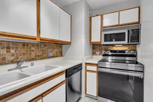 1122 N Clark St, Chicago, IL 60610 - Photo 11