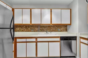 1122 N Clark St, Chicago, IL 60610 - Photo 9