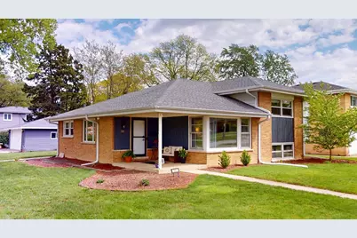 501 S School Street, Mount Prospect, IL 60056 - Photo 1