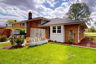 501 S School St, Mount Prospect, IL 60056 - Photo 3