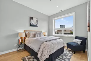 1347 W Grand Ave, Chicago, IL 60642 - Photo 21