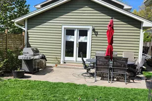 301 Oakbrook Ct, Bartlett, IL 60103 - Photo 9
