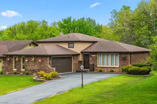 900 Carol Ln, Crete, IL 60417 - Photo 3