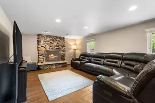 900 Carol Ln, Crete, IL 60417 - Photo 15
