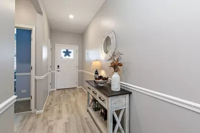 979 Crestview Lane, Pingree Grove, IL 60140 - Photo 3