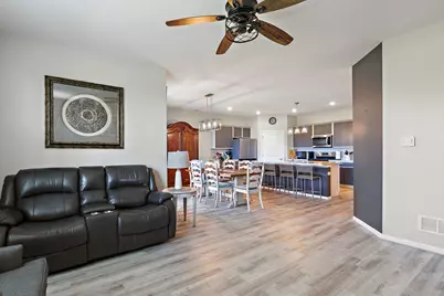 979 Crestview Lane, Pingree Grove, IL 60140 - Photo 9