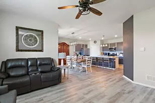 979 Crestview Ln, Pingree Grove, IL 60140 - Photo 9