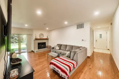 601 Country Lane, Des Plaines, IL 60016 - Photo 5